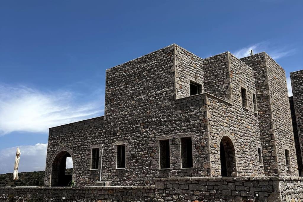 Cozy Cliff Tower W/ Breathtaking Sea Views Villa Agios Georgios Minas Dış mekan fotoğraf